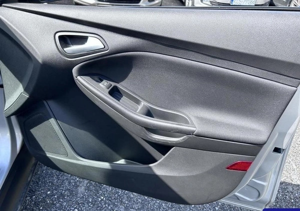 Ford Focus cena 34700 przebieg: 158202, rok produkcji 2018 z Wieliczka małe 742